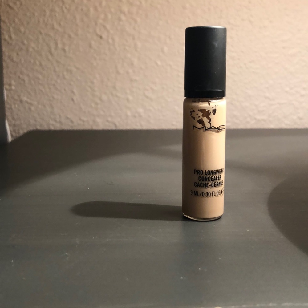 MAC Cosmetics Pro Longwear Concealer - NW15